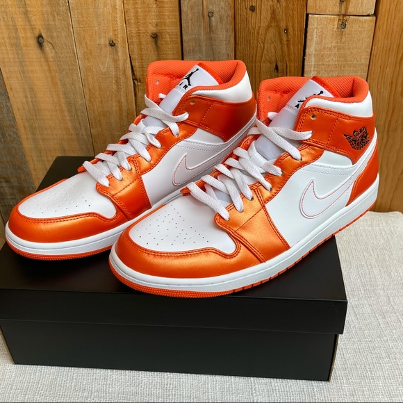 AIR JORDAN 1 MID SE ELECTRO ORANGE 11.5 BRAND NEW IN BOX - Picture 4 of 14